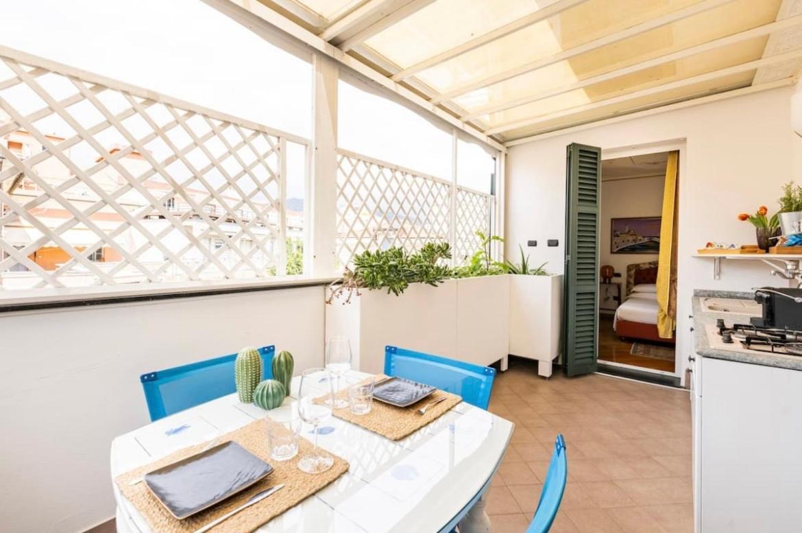 La Casa Al Mare Centro Storico Di Con Garage Apartamento Loano