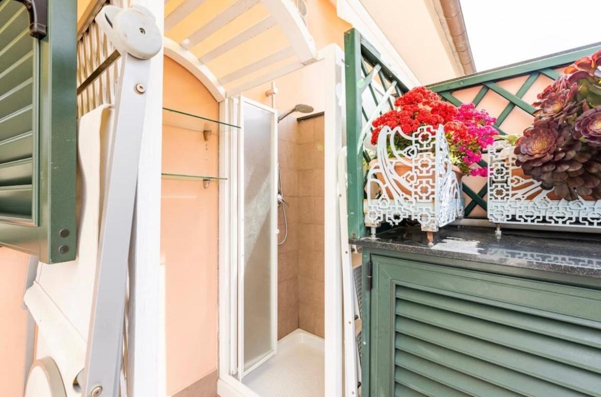 La Casa Al Mare Centro Storico Di Con Garage Loano