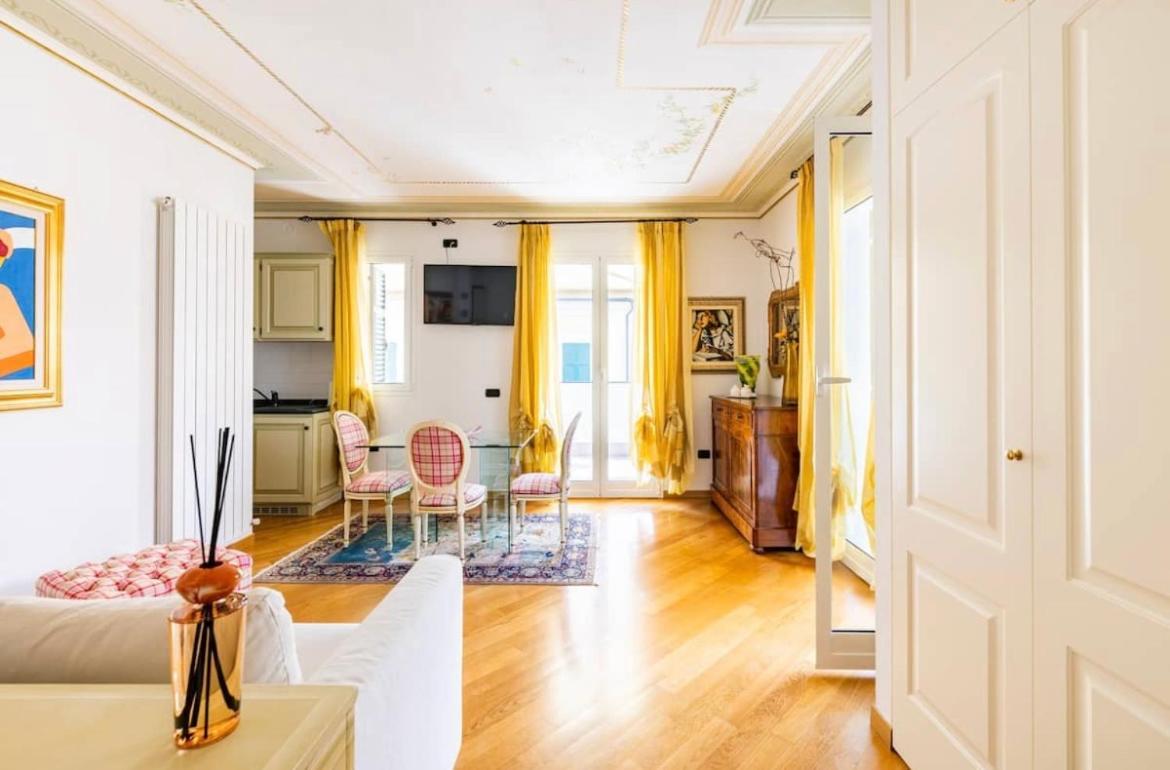 La Casa Al Mare Centro Storico Di Con Garage Loano