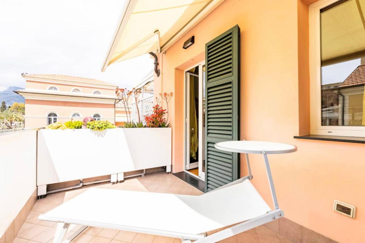 La Casa Al Mare Centro Storico Di Con Garage Loano